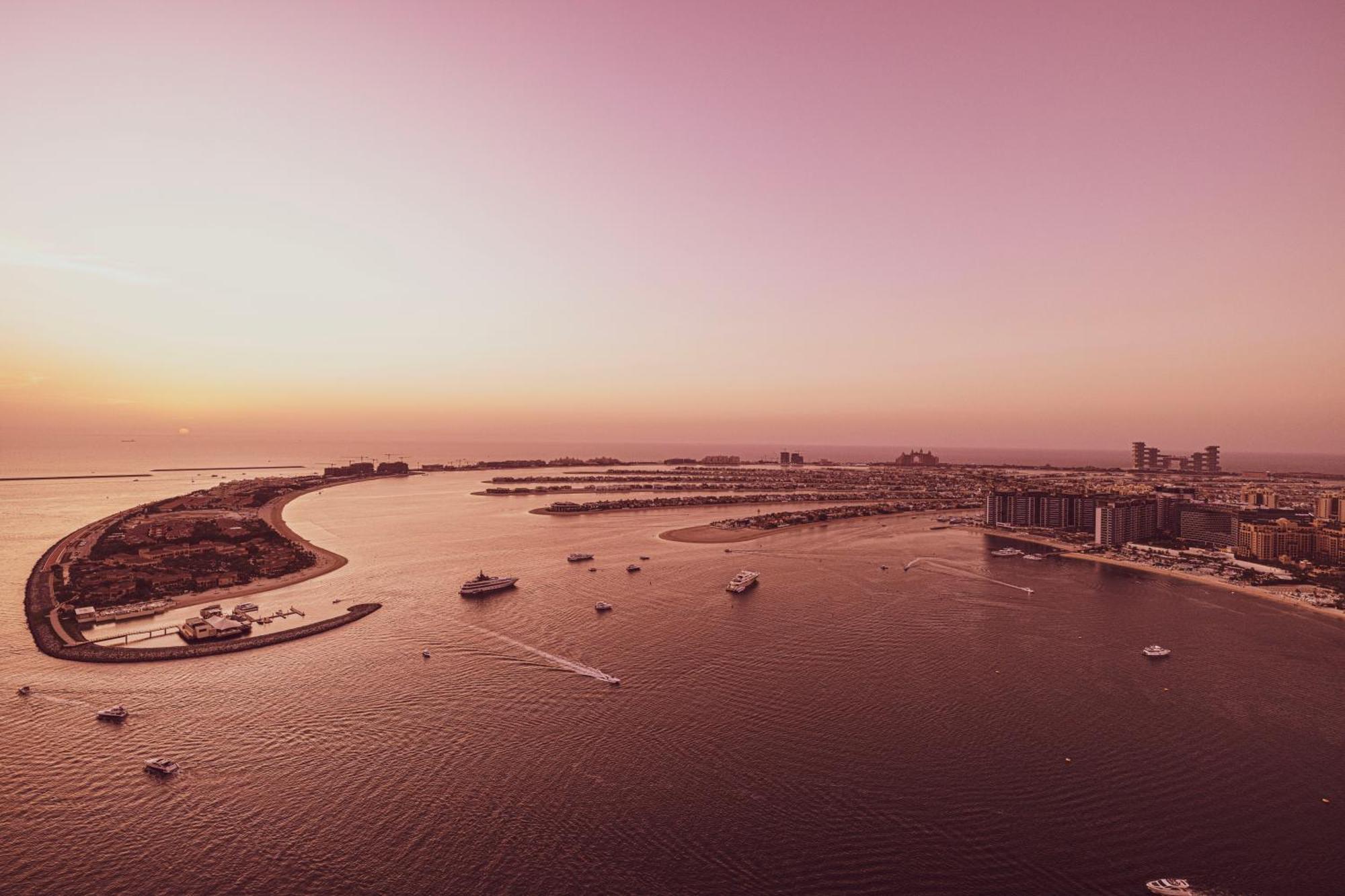 Luxe 4br With Panoramic Views L Marina & Burj Apartment Dubai