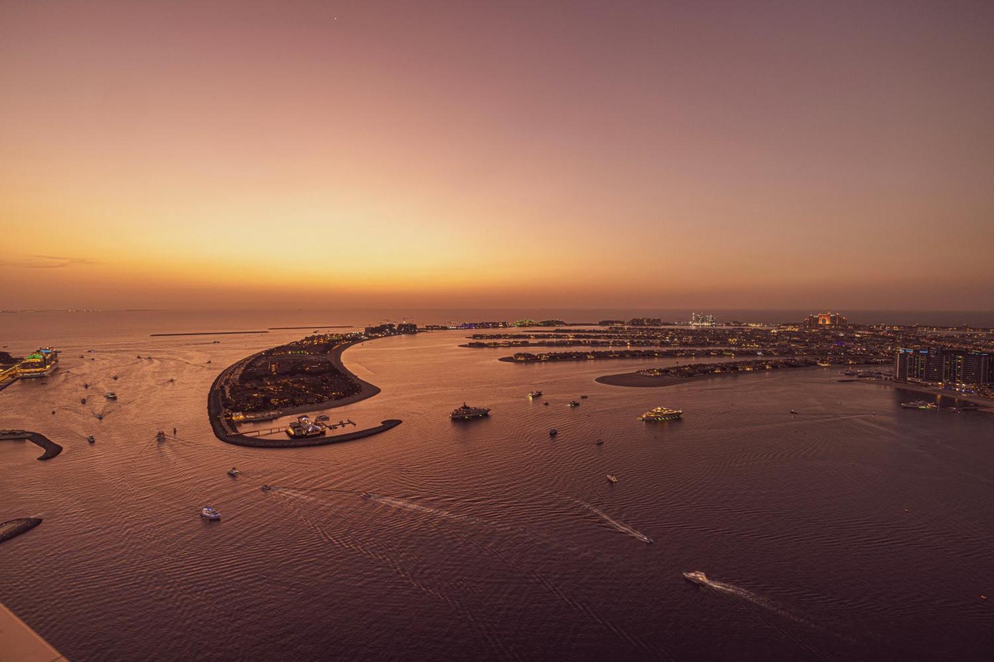 Luxe 4br With Panoramic Views L Marina & Burj * Dubai
