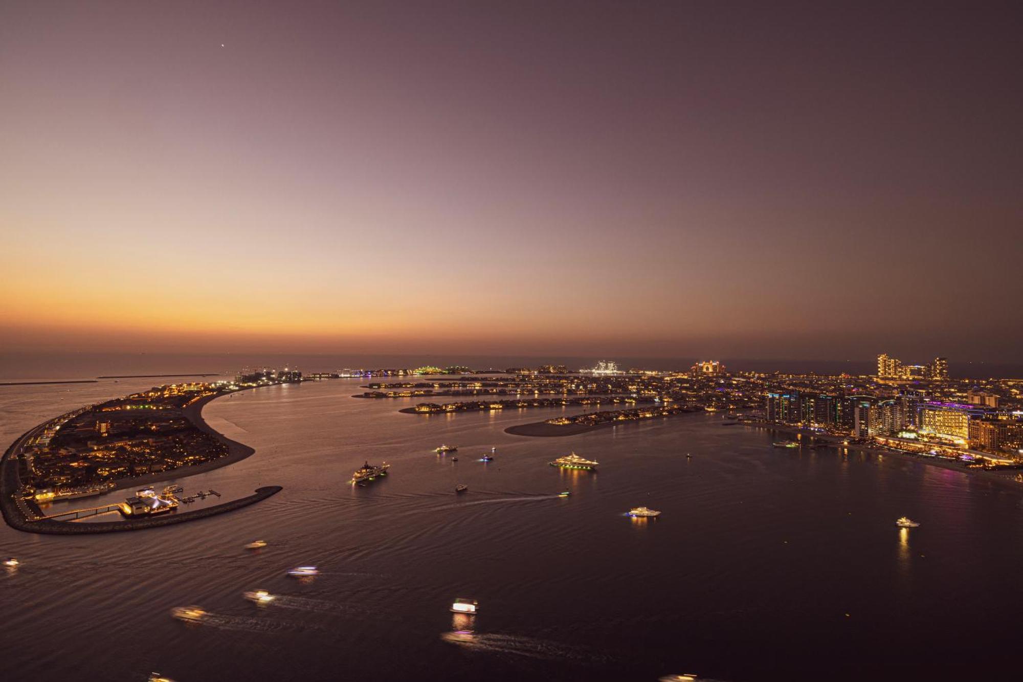 Luxe 4br With Panoramic Views L Marina & Burj Apartment Dubai